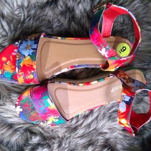Hawaii Style wedges for women